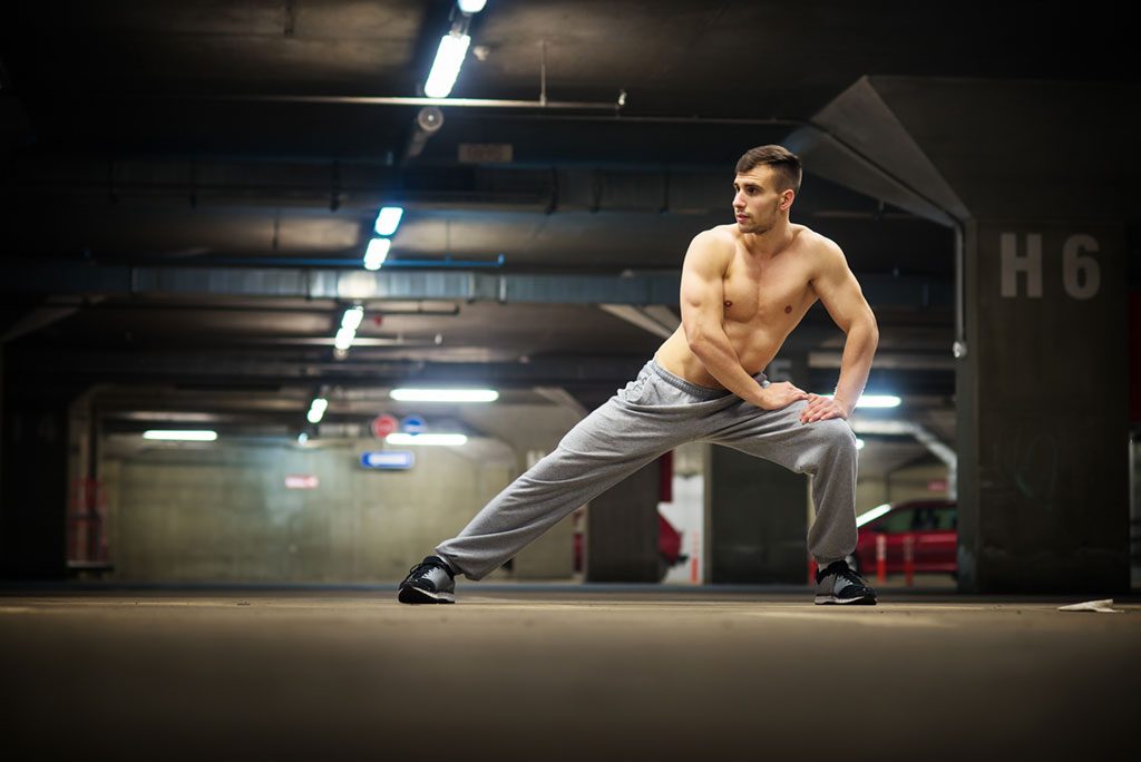 Man doing a lunge 1024x684 1